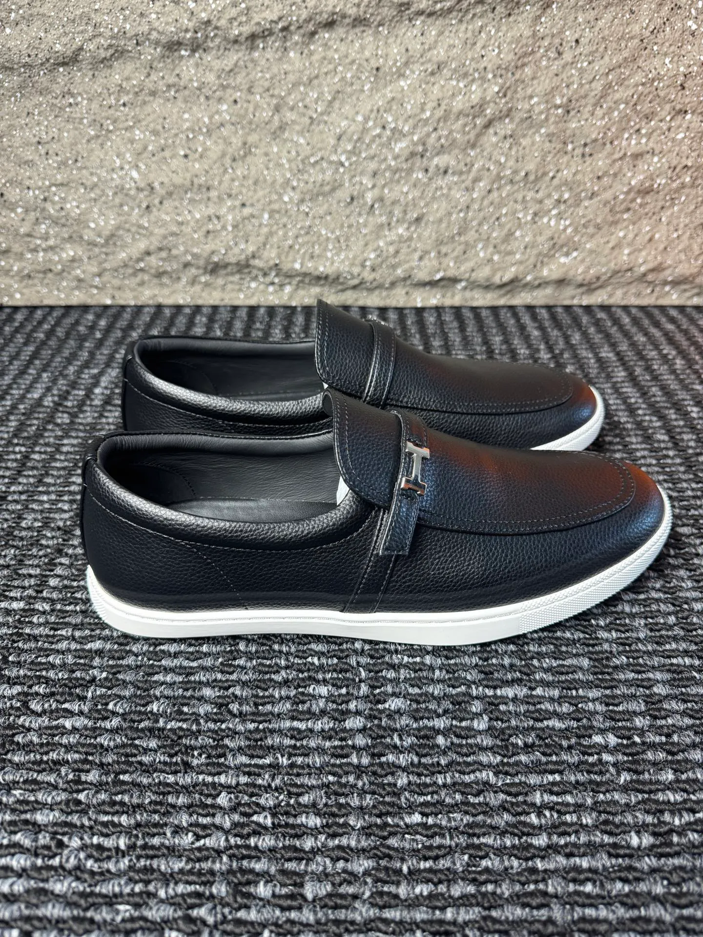 Men's men's shoes 💰440 [New style] 🪷🪷[HERMES] Hermès - High-end quality, the same style as the official website - Upper: 🔝 Nappa calfskin, with iconic H metal - Lining: water-dyed cowhide - Outsole: ultra-light TPU molded outsole - Ultra-high quality control·Fine workmanship: highlighted (high-end·luxury·grade) -Size: 38-44 (45 can be customized)·